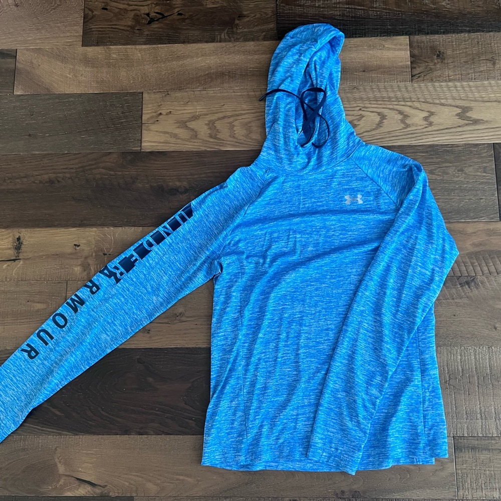 Under Armor Light Weight Pull Over